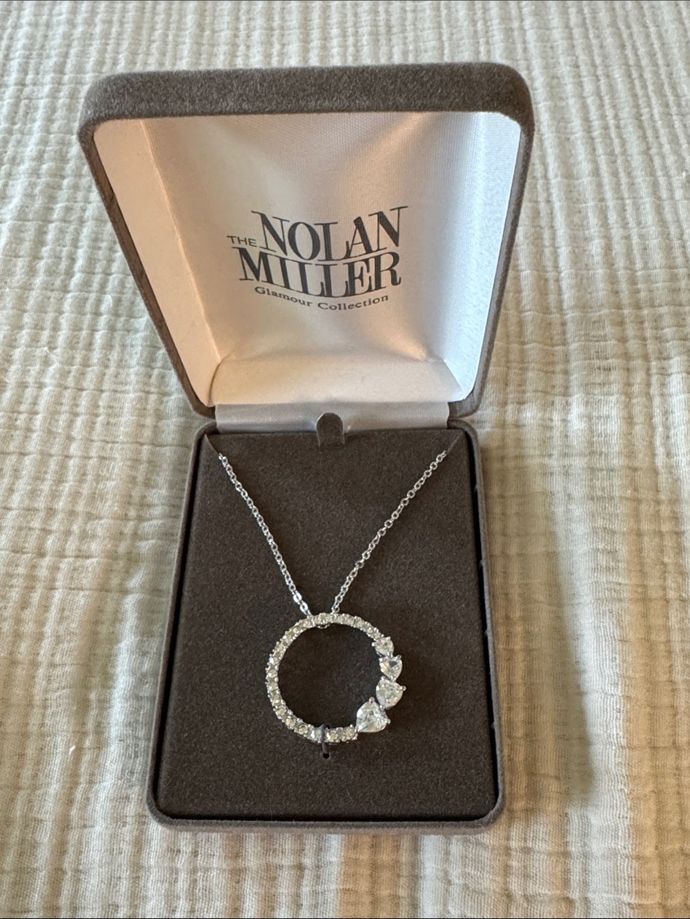Nolan Miller Glamour Collection “Circle of the Heart” Crystal Necklace w/ Box